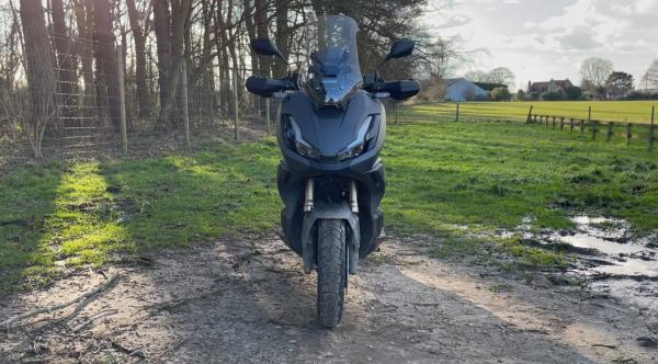 Honda ADV350 (2022) review | New Adventure Scooter Full Review